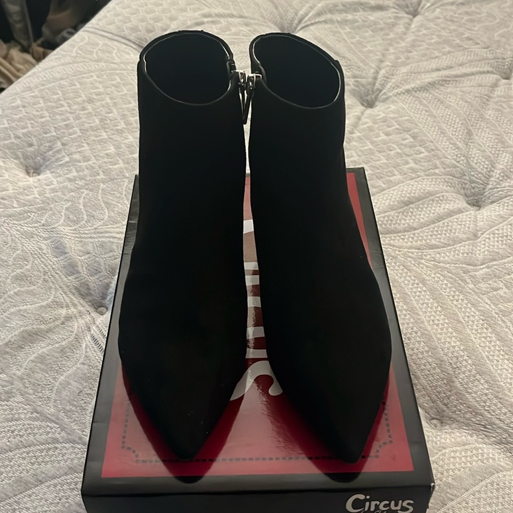 Black suede kitten-heel boots